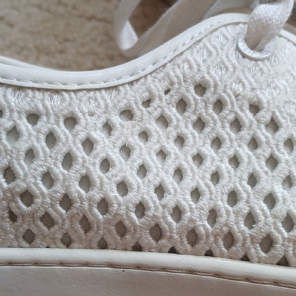 J/SLIDES White Platform Sneakers - Picture 10 of 10